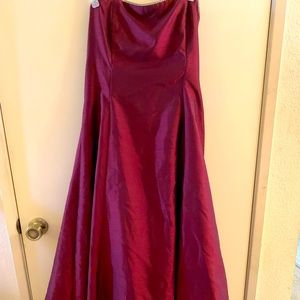 🌸Scott McClintock gown